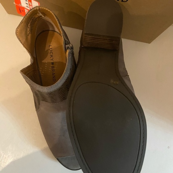 Lucky Brand gray suede peep toe ankle boots side zippers 9.5W & 11M both NWT - Picture 6 of 8